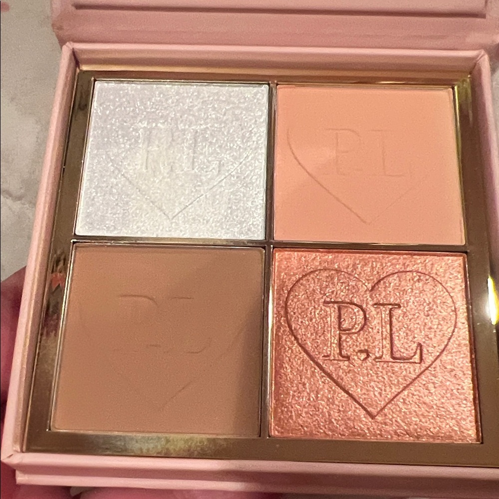 Pink Monogram 'PL' Cosmetic Compact - Picture 3 of 3